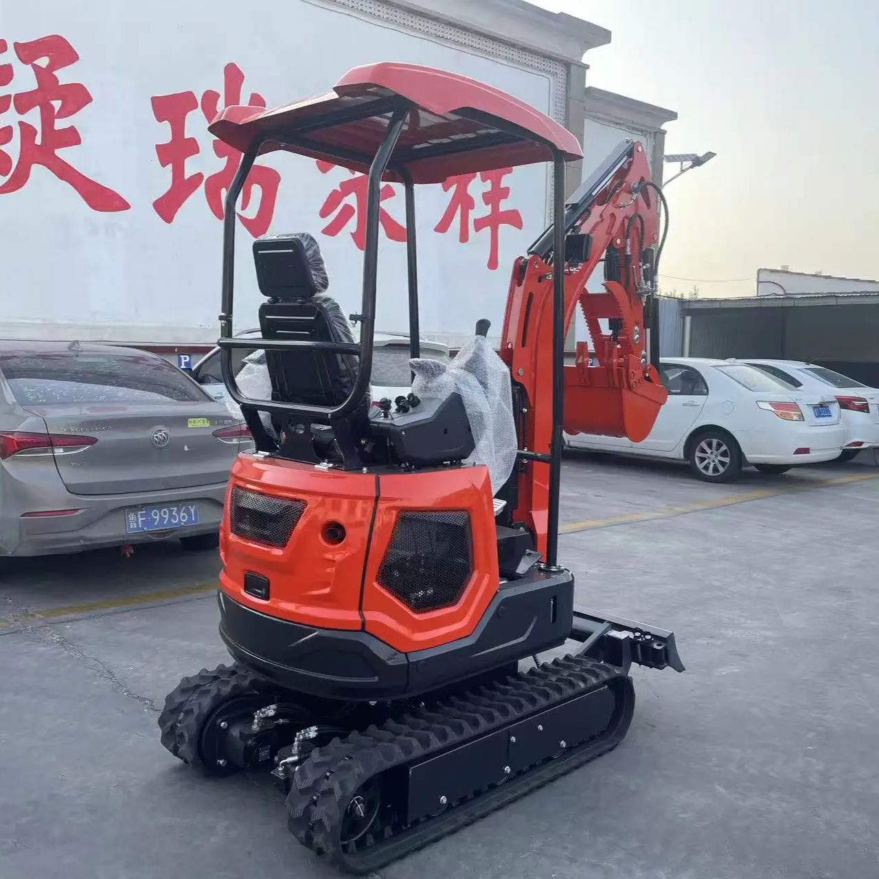 1.8-ton compact construction e – обзор и цена Heavy Equipment Landscaping